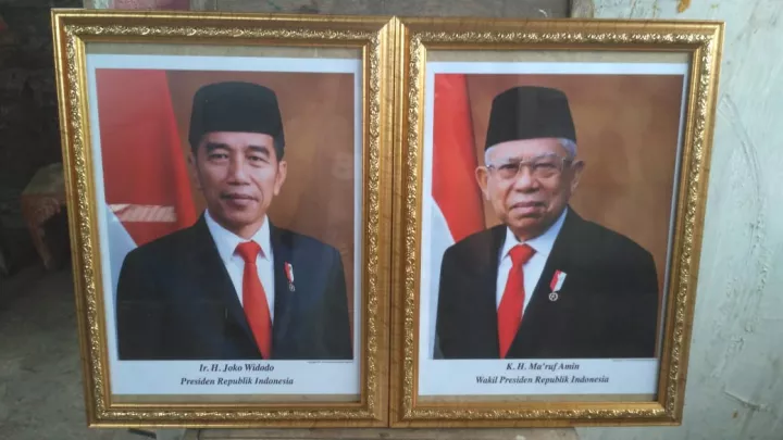 Detail Gambar Bingkai Foto Presiden Nomer 17