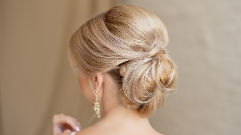 Detail Chignon Image Nomer 4