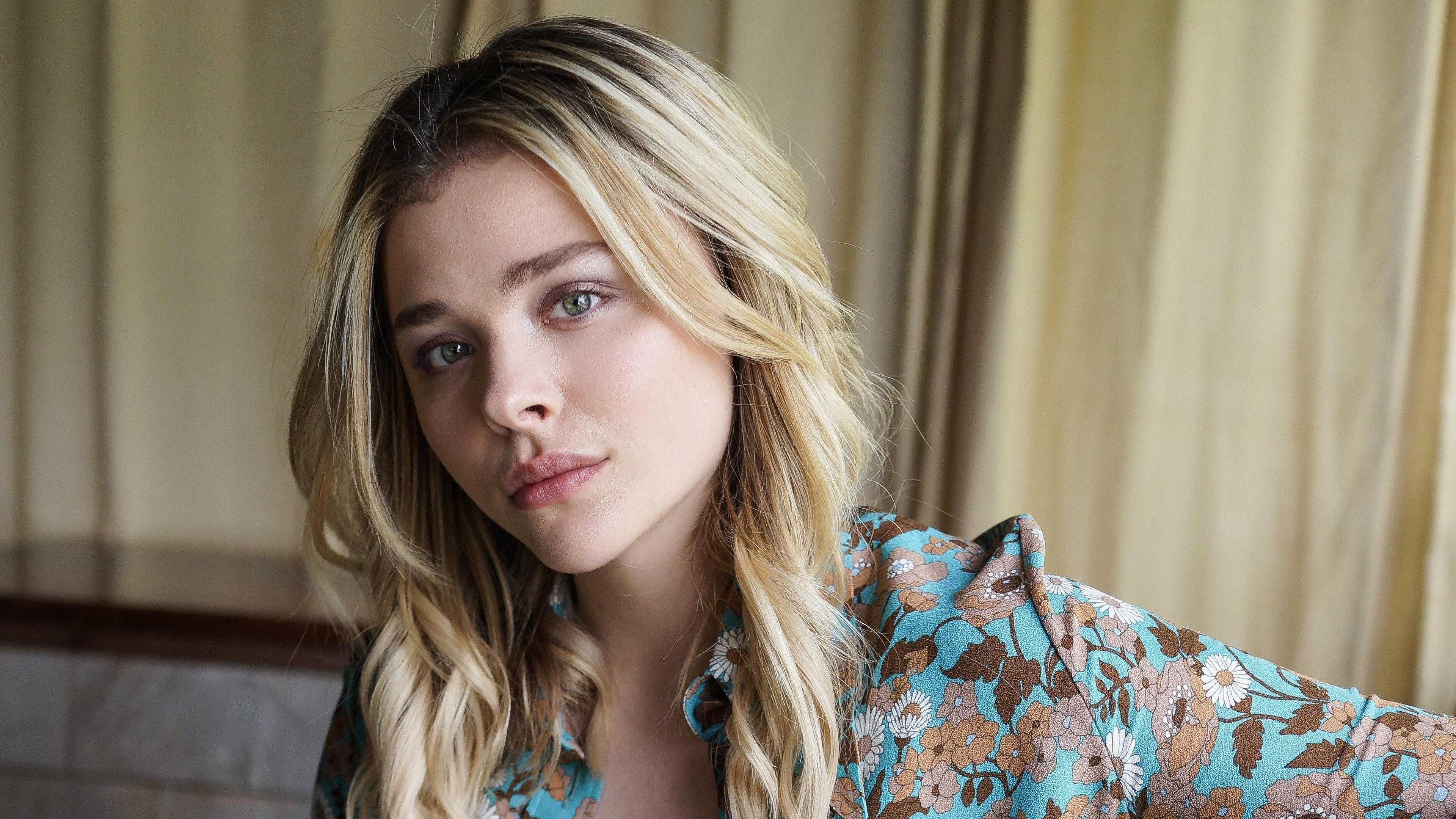 Detail Chloe Grace Moretz Wallpaper Nomer 13