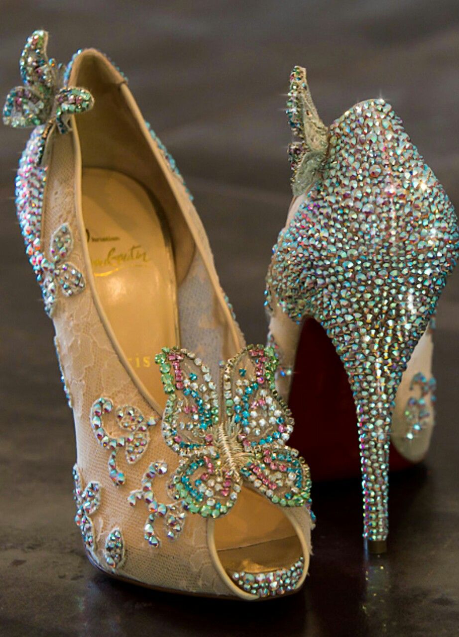 Detail Christian Louboutin Cinderella Shoes Nomer 14