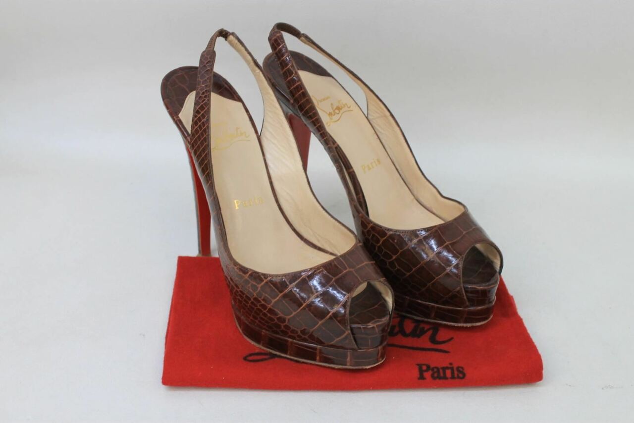 Detail Christian Louboutin Crocodile Shoes Nomer 38