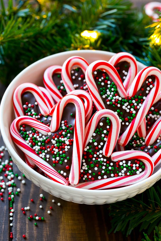Detail Christmas Candy Cane Pictures Nomer 2