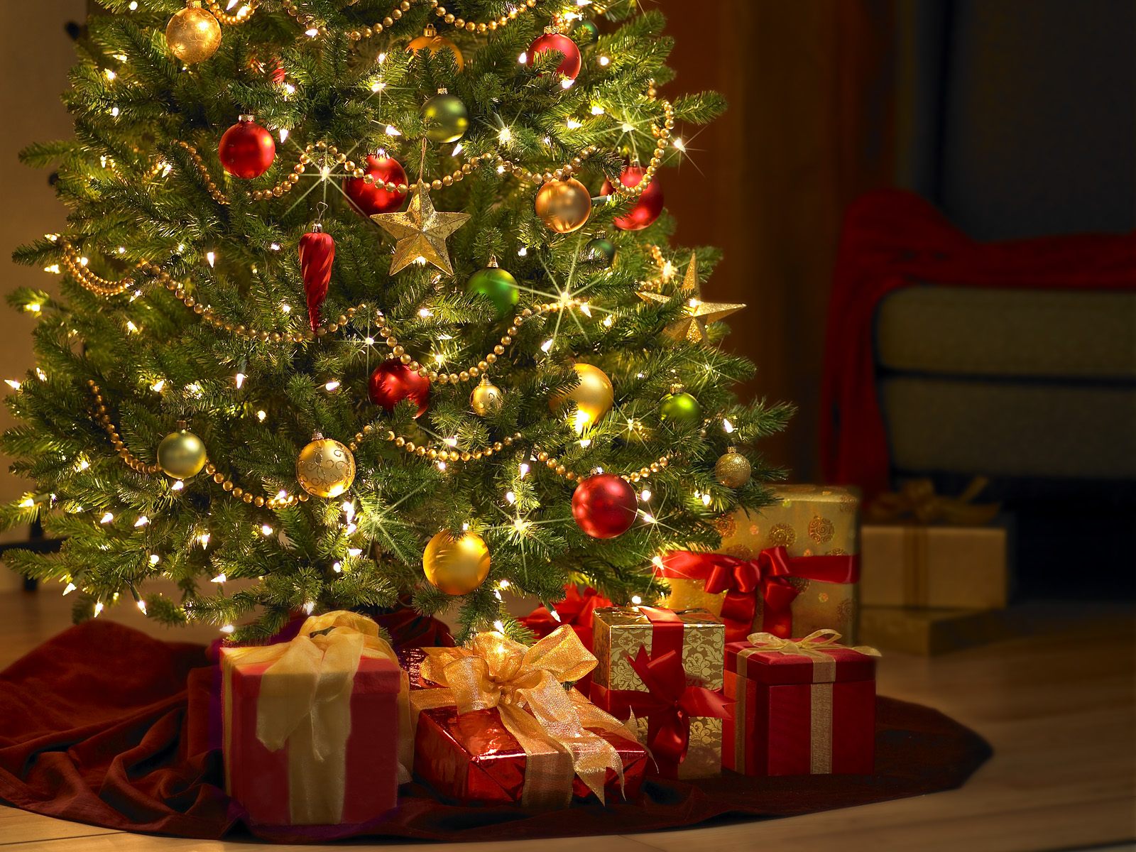Detail Christmas Tree High Resolution Nomer 25