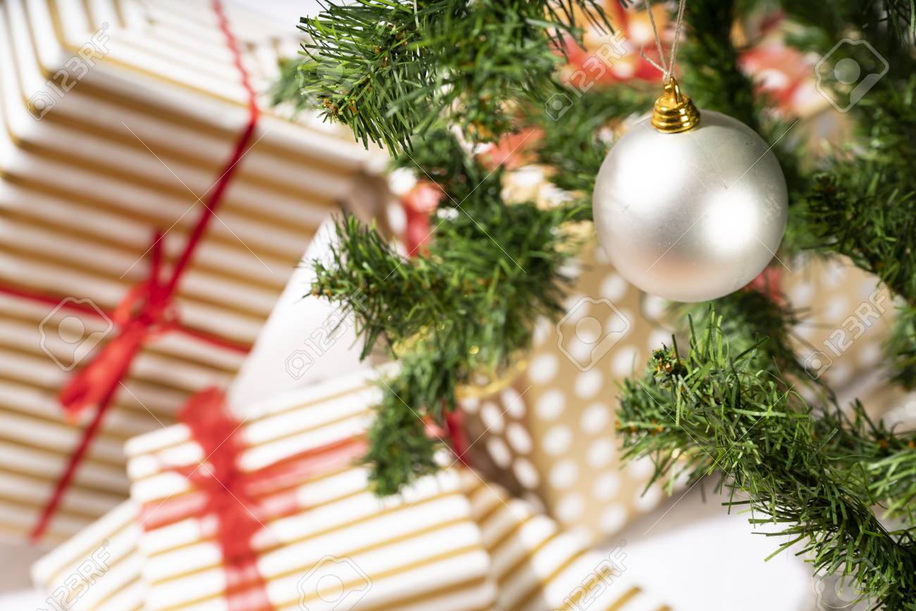Detail Christmas Tree High Resolution Nomer 45