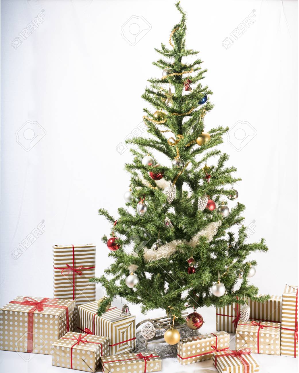 Detail Christmas Tree High Resolution Nomer 9