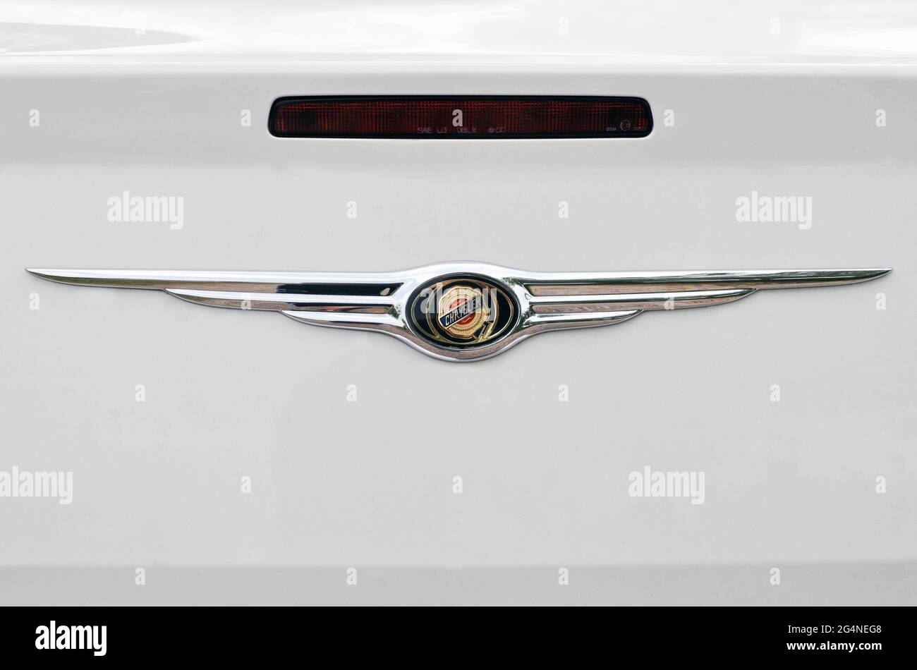 Detail Chrysler Car Logo Nomer 29