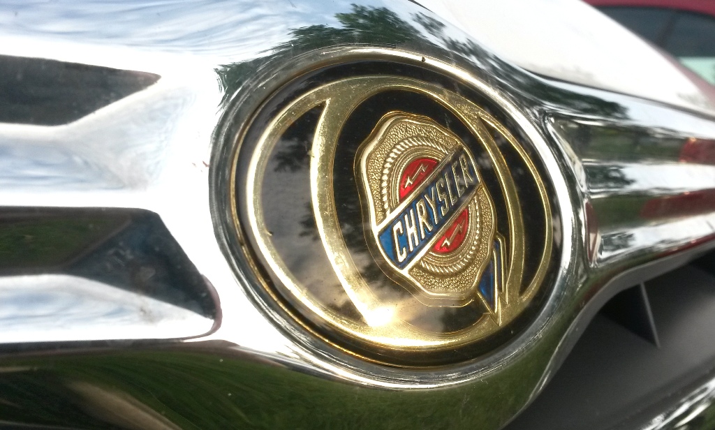 Detail Chrysler Emblem Pictures Nomer 17