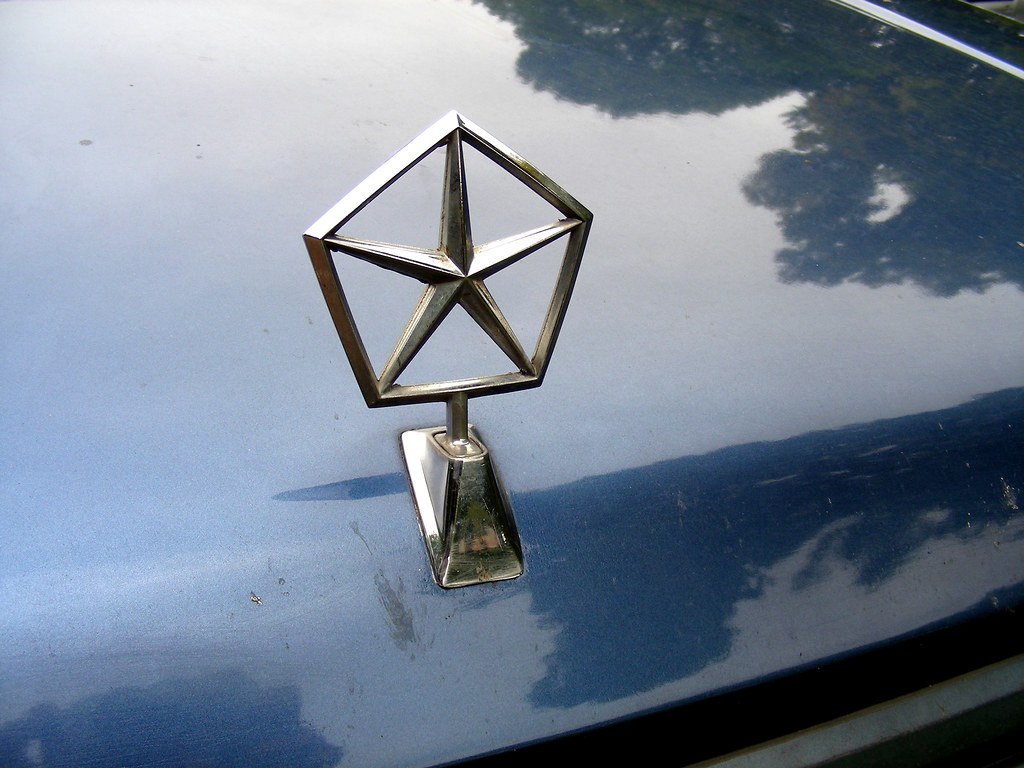 Detail Chrysler Emblem Pictures Nomer 36