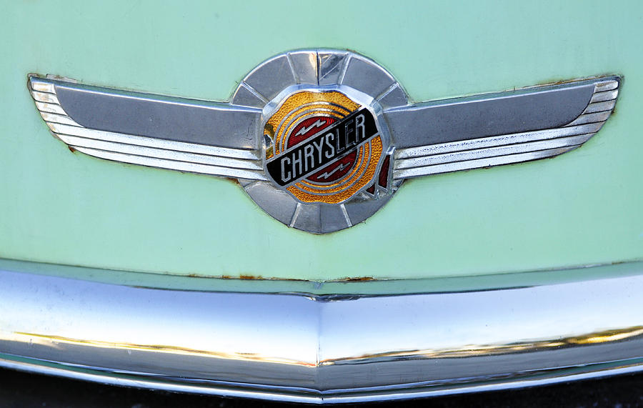 Detail Chrysler Emblem Pictures Nomer 57