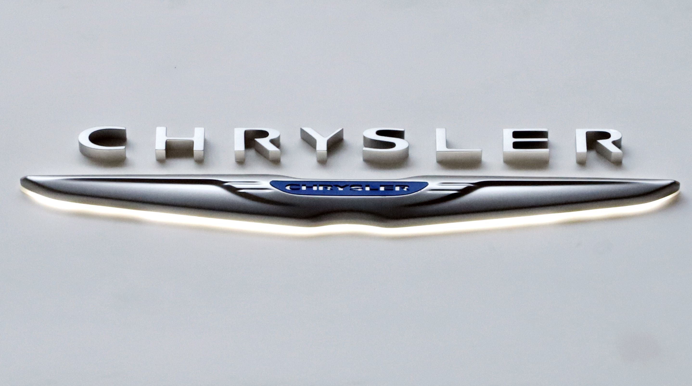 Detail Chrysler Logo Images Nomer 51