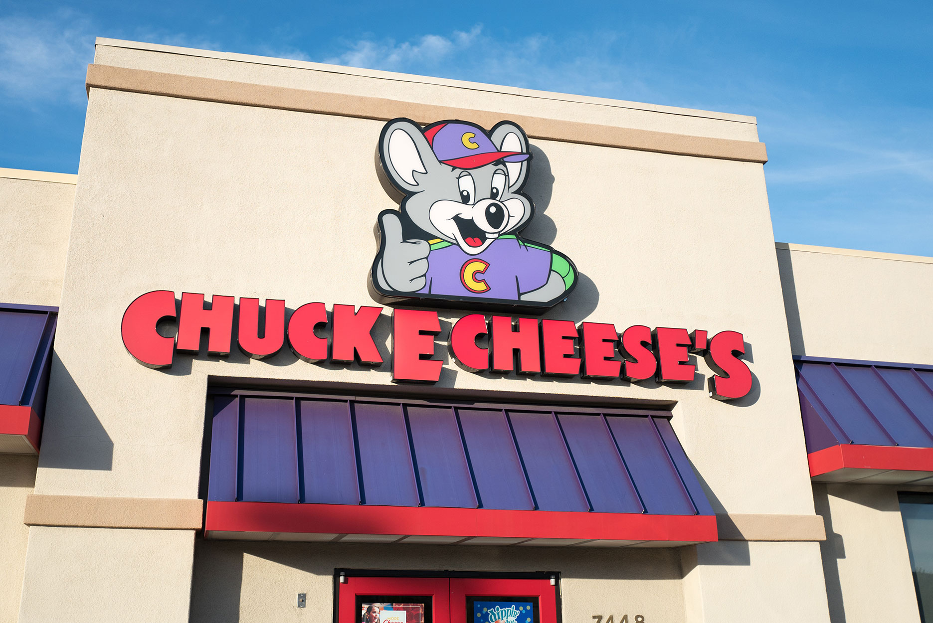 Detail Chuck E Cheese Fotos Nomer 2