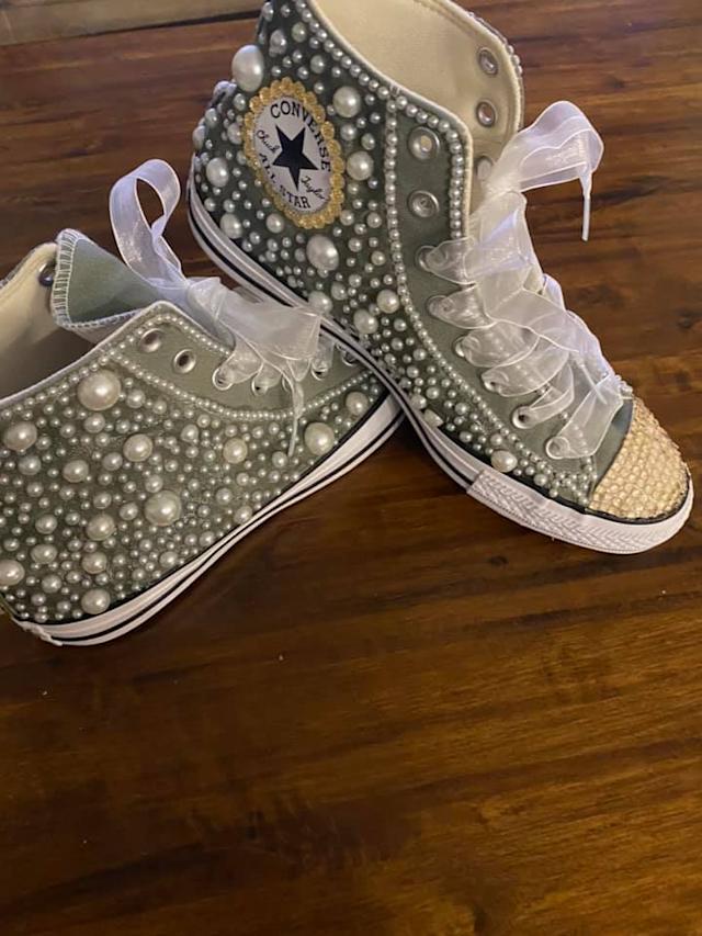 Detail Chucks With Pearls On Them Nomer 8