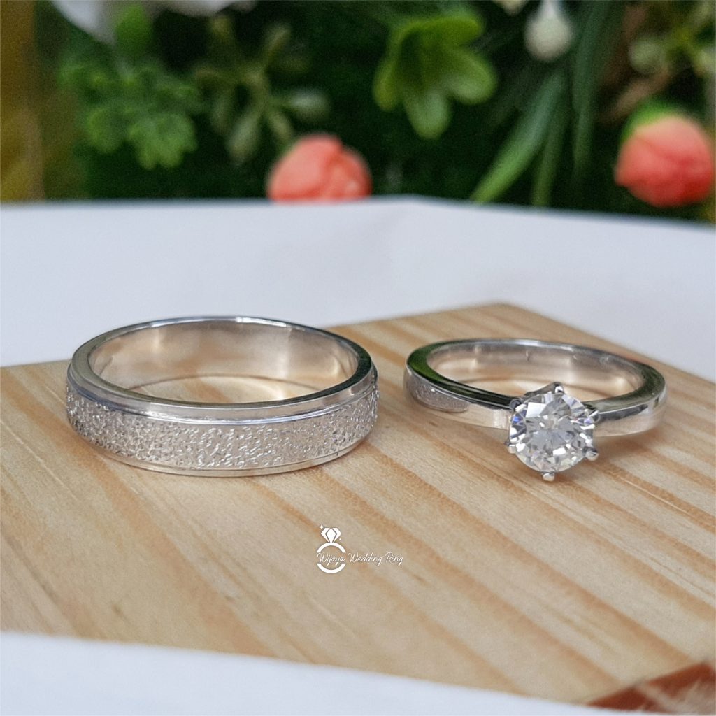 Detail Cincin Berlian Pernikahan Nomer 25