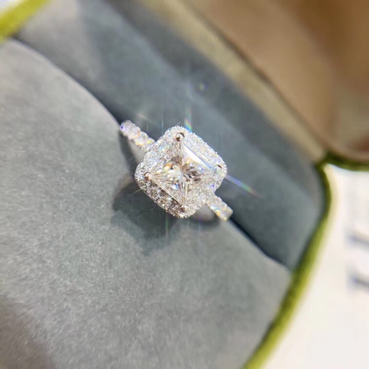 Detail Cincin Berlian Putih Nomer 26