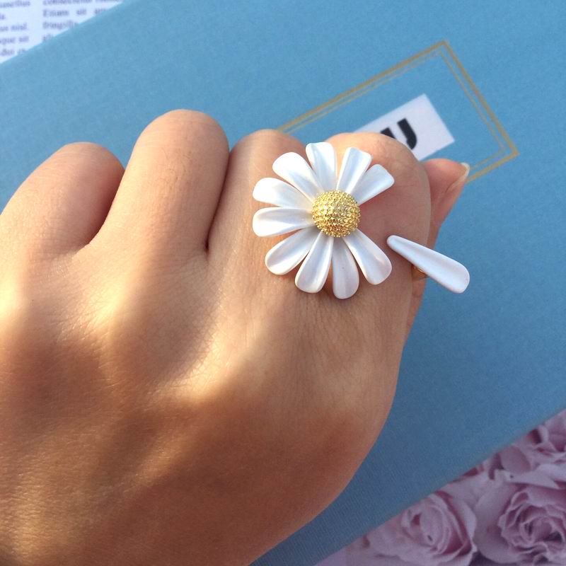 Detail Cincin Bunga Daisy Nomer 16