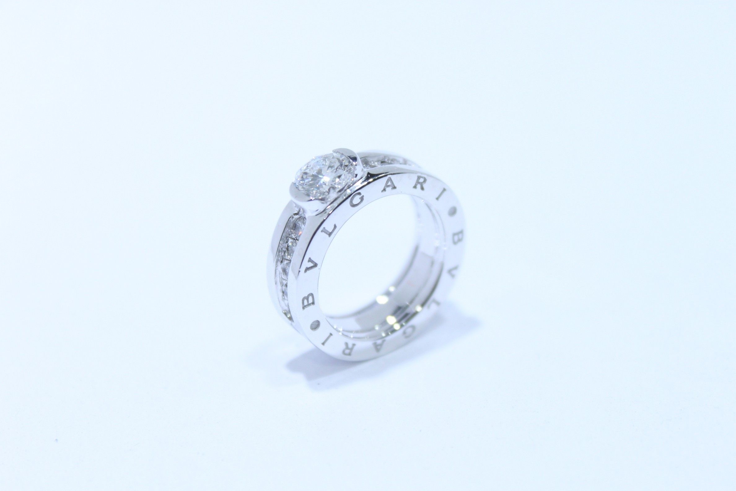 Detail Cincin Bvlgari Emas Nomer 22