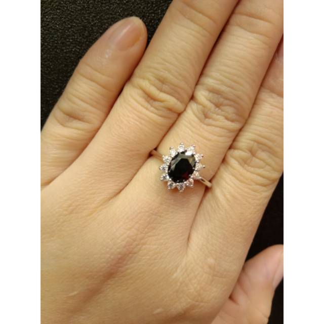 Detail Cincin Emas Mata Hitam Nomer 2