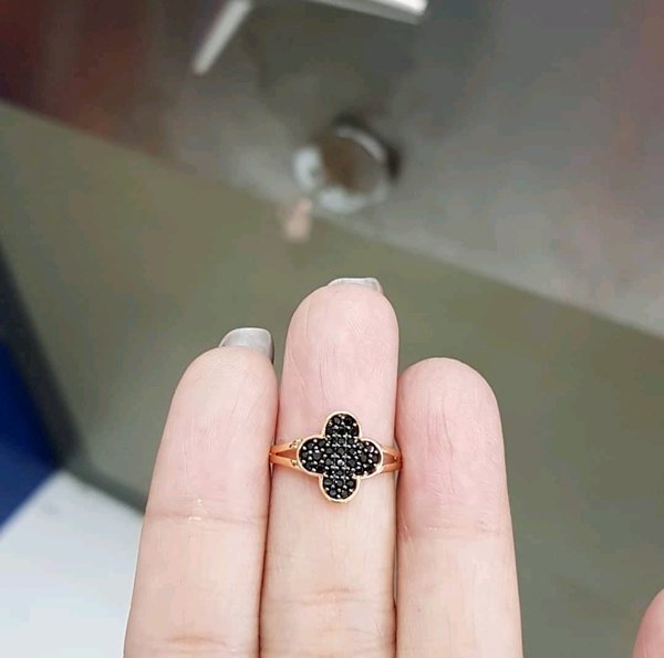 Detail Cincin Emas Mata Hitam Nomer 18