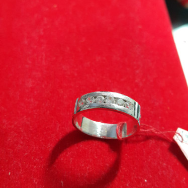 Detail Cincin Emas Putih Simple Elegan Nomer 4