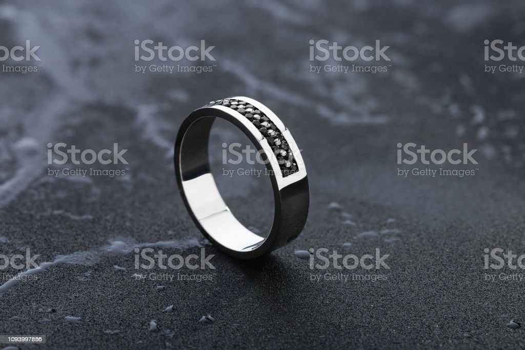 Detail Cincin Permata Hitam Nomer 22