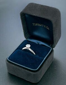 Detail Cincin Solitaire Tiffany Nomer 4