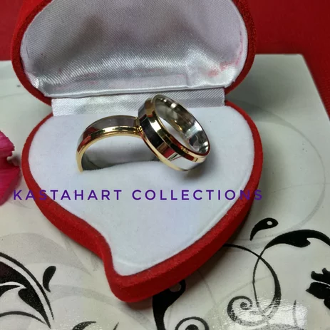 Detail Cincin Tunangan Dan Kotaknya Nomer 37