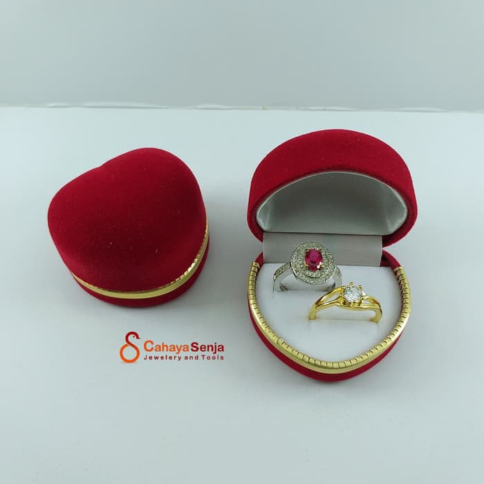 Detail Cincin Tunangan Dan Tempatnya Love Nomer 3