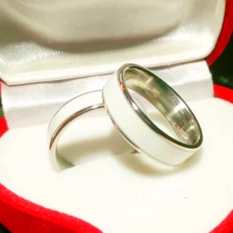 Detail Cincin Tunangan Dan Tempatnya Love Nomer 46