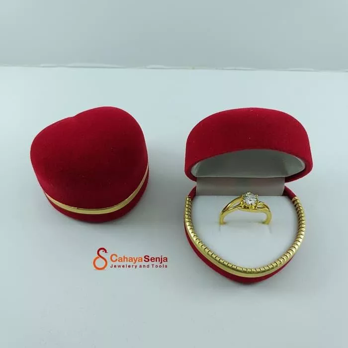 Detail Cincin Tunangan Dan Tempatnya Love Nomer 6