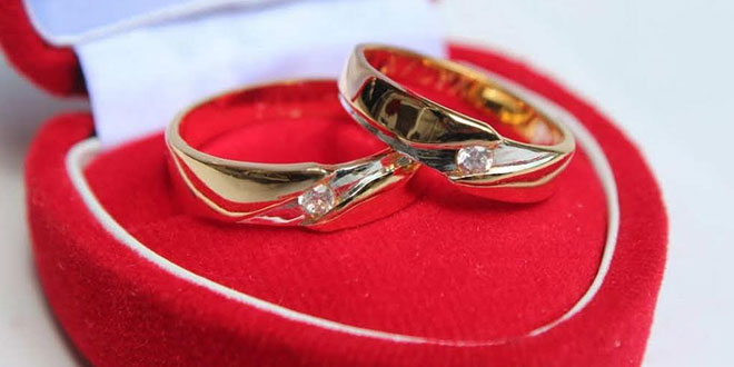 Detail Cincin Tunangan Dan Tempatnya Mewah Nomer 16