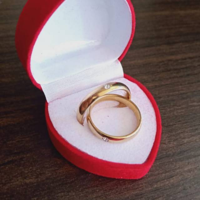 Detail Cincin Tunangan Dan Tempatnya Mewah Nomer 58