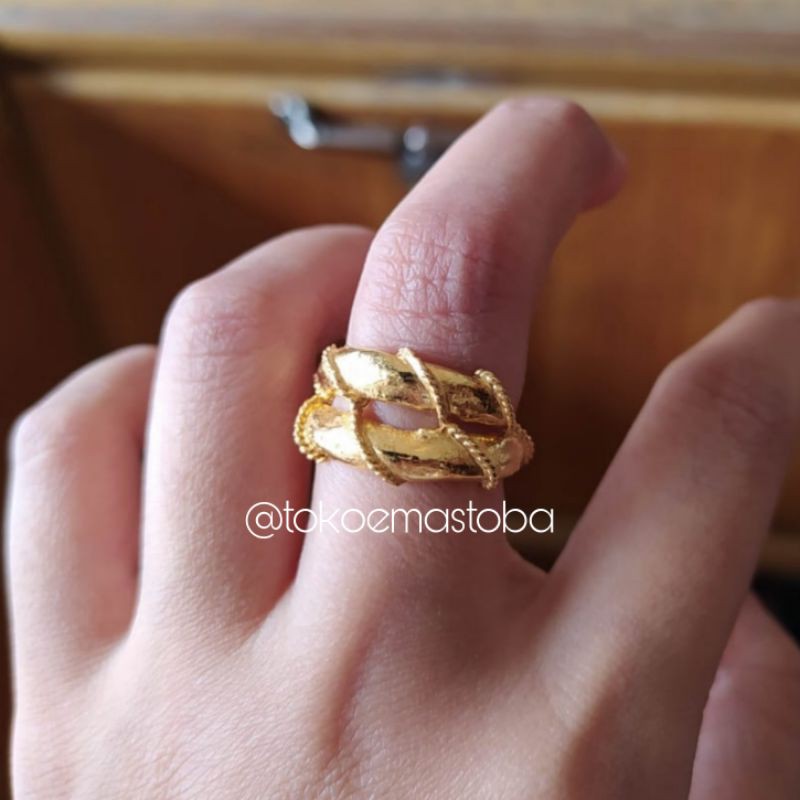 Detail Cincin Tunangan Emas London Nomer 23