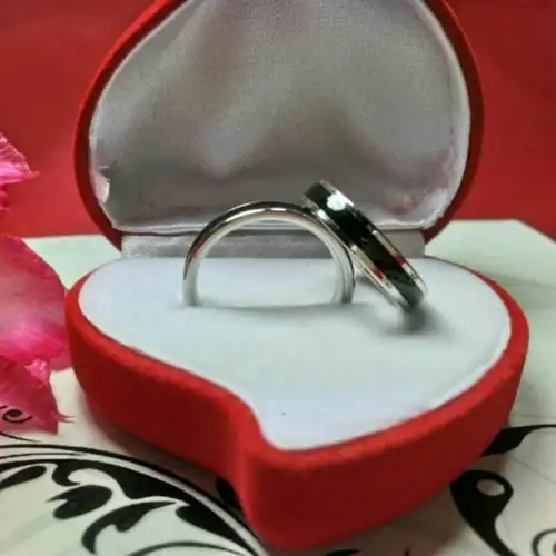 Detail Cincin Tunangan Sama Tempatnya Nomer 47