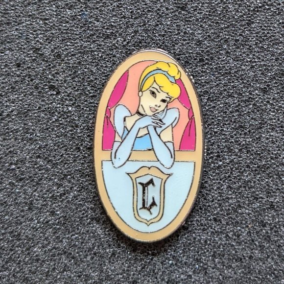 Detail Cinderella Carriage Pin Nomer 45