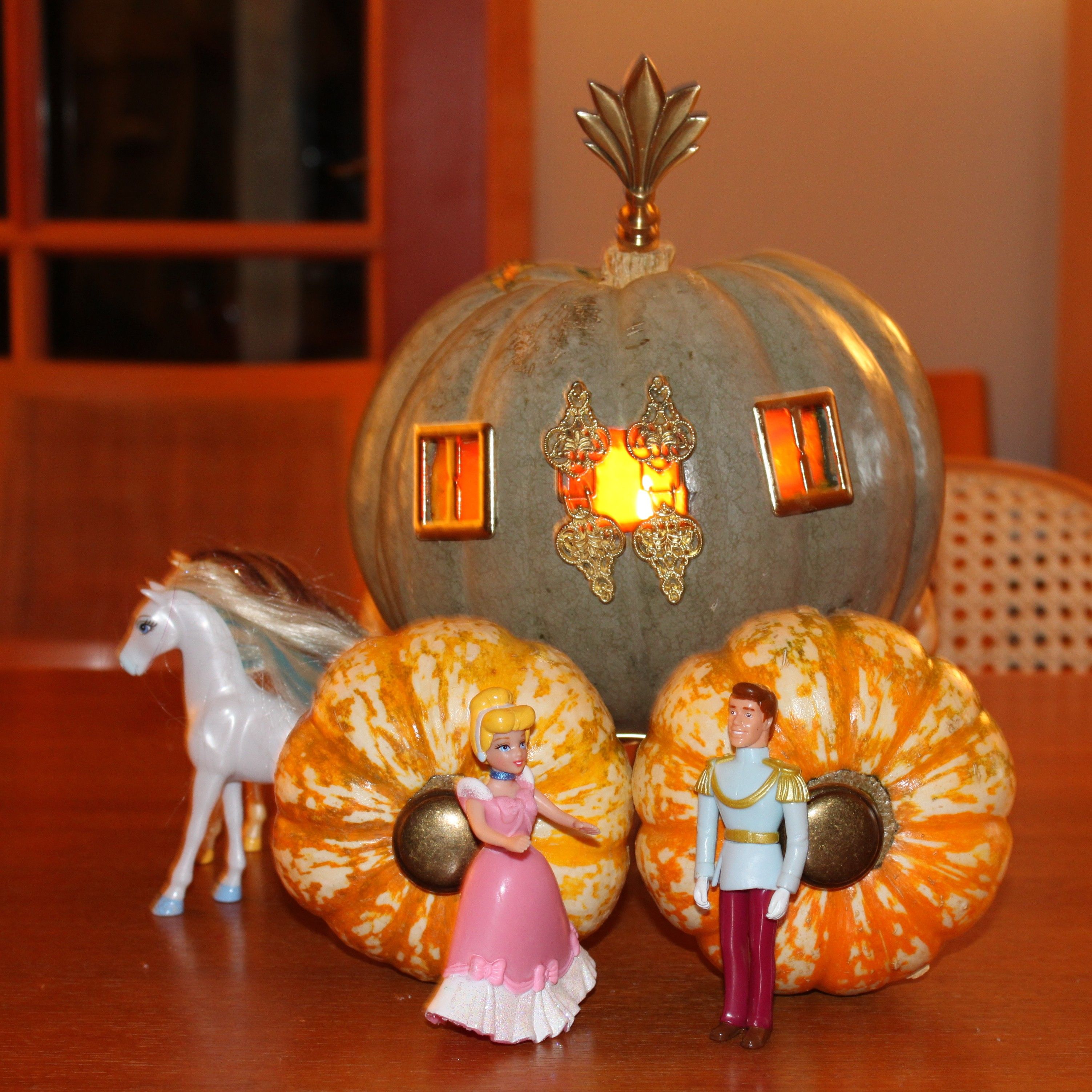 Detail Cinderella Pumpkin Carriage Halloween Nomer 2