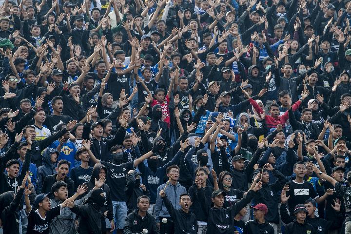 Detail Gambar Bobotoh Persib Bandung Nomer 47