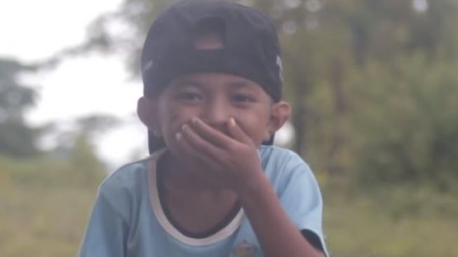 Detail Gambar Bocah Lucu Gokil Nomer 3