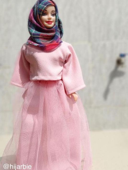 Detail Gambar Boneka Barbie Berhijab Nomer 47