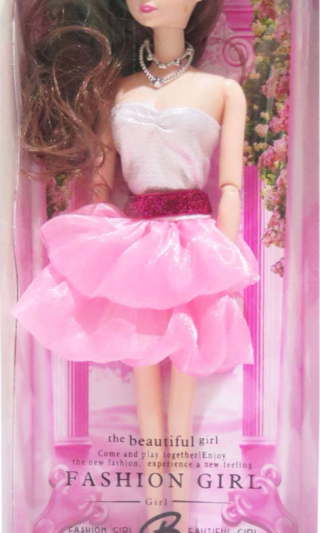 Detail Gambar Boneka Barbie Cantik Nomer 12