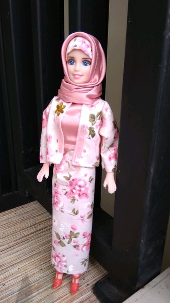 Detail Gambar Boneka Barbie Muslimah Nomer 29