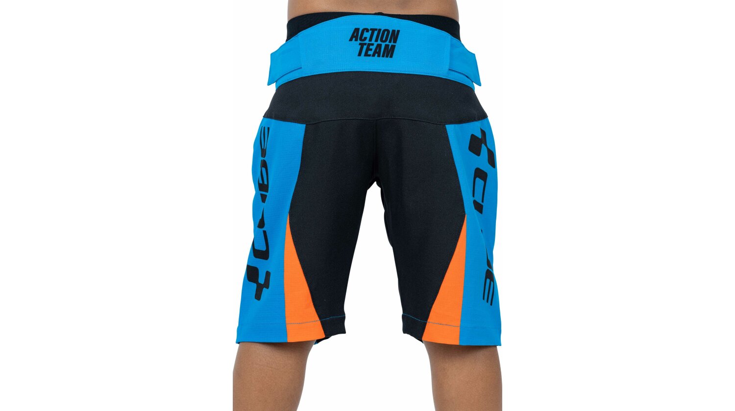 Detail Cube Action Shorts Team Nomer 18