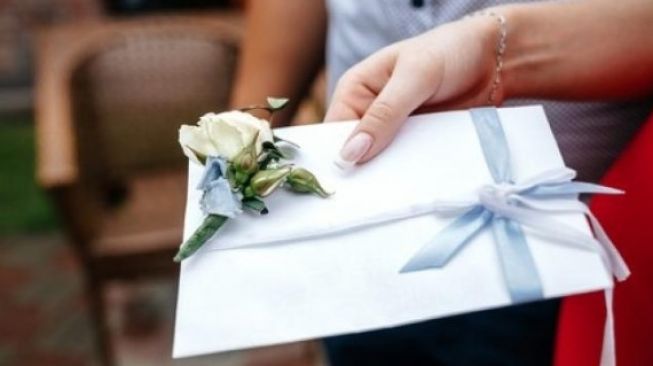 Detail Gambar Boneka Gambar Kartu Undangan Pernikahan Termewah Di Dunia Nomer 17