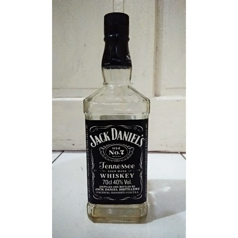 Detail Gambar Botol Jack Daniel Nomer 16