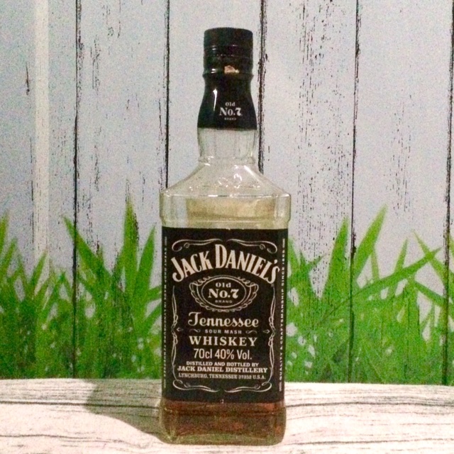 Detail Gambar Botol Jack Daniel Nomer 23