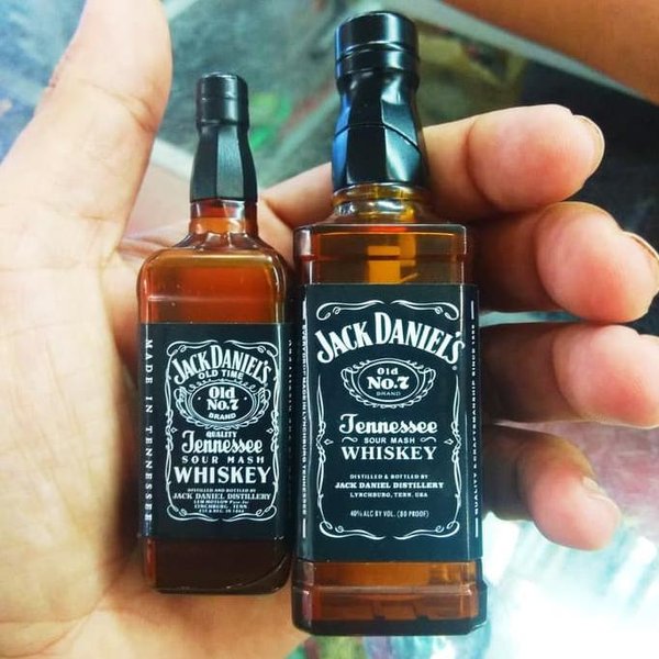 Detail Gambar Botol Jack Daniel Nomer 31