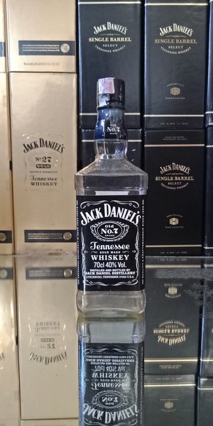 Detail Gambar Botol Jack Daniel Nomer 54