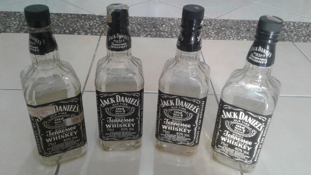Detail Gambar Botol Jack Daniel Nomer 58