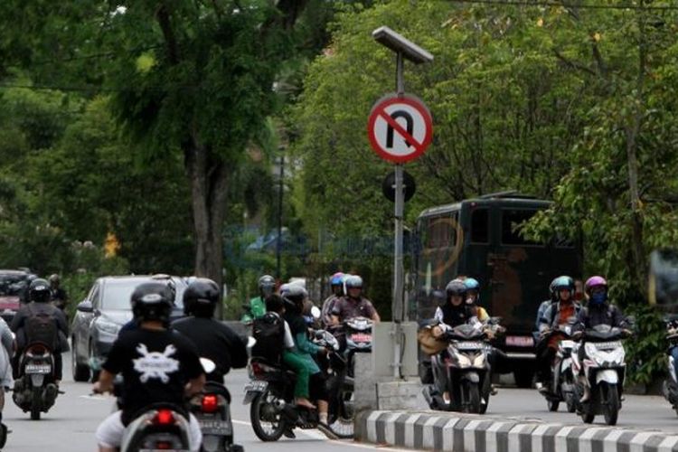 Detail Gambar Buang Sampah Sembarangan Gambar Melanggar Rambu Lalu Lintas Nomer 7