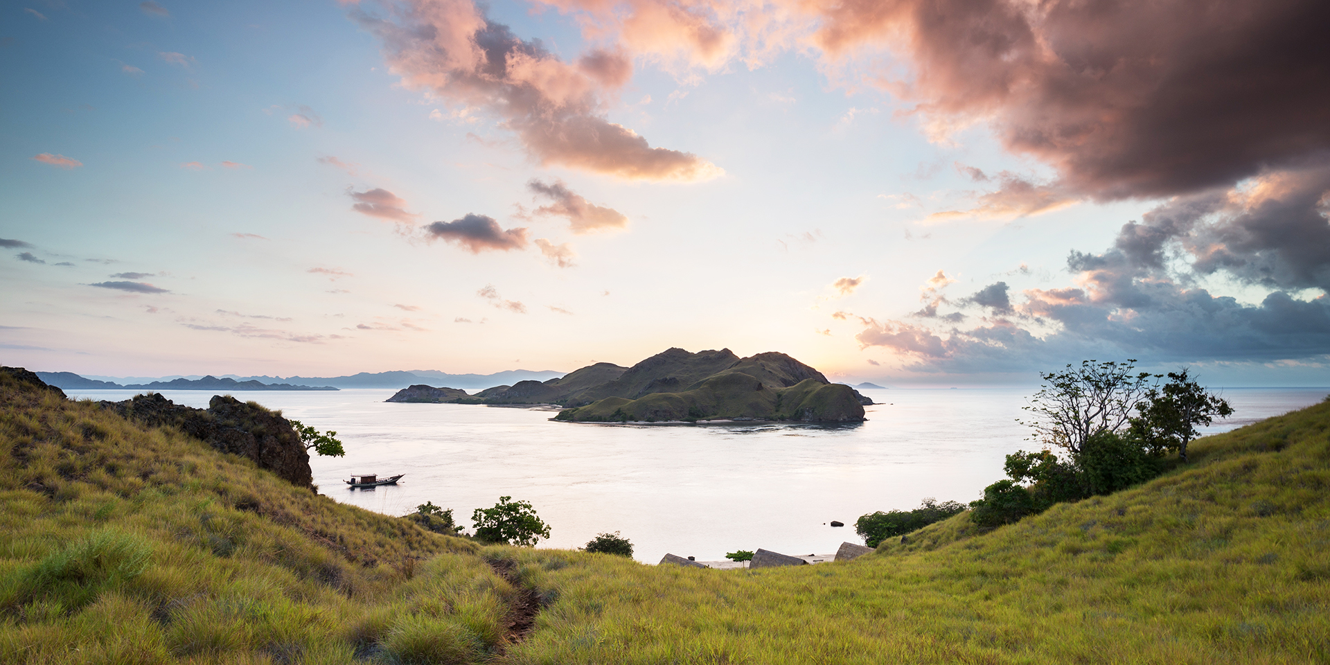 Gambar Bukit Cinta Labuan Bajo - KibrisPDR