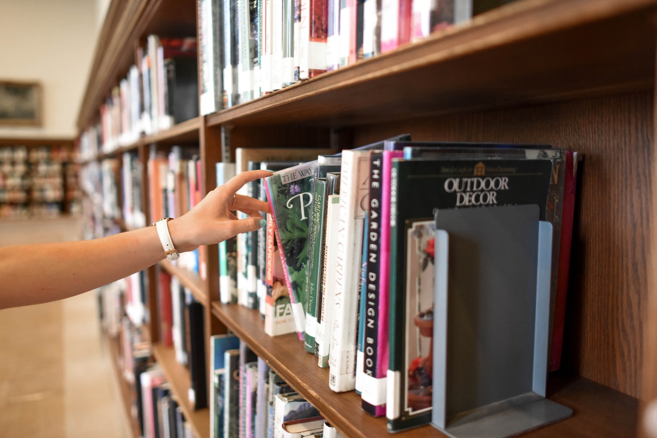 Detail Gambar Buku Di Perpustakaan Nomer 19